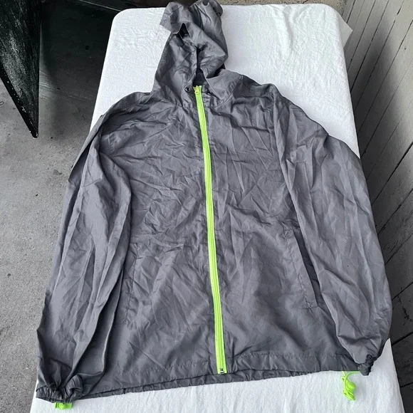 Beautiful Grey Lightweight Hooded Windbreaker Jacket Neon Lime Zipper Drawstring - Picture 1 of 3